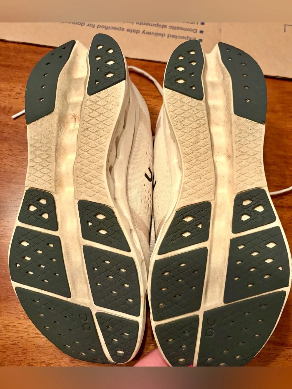 On Cloud cloudsurfer 2 running shoes